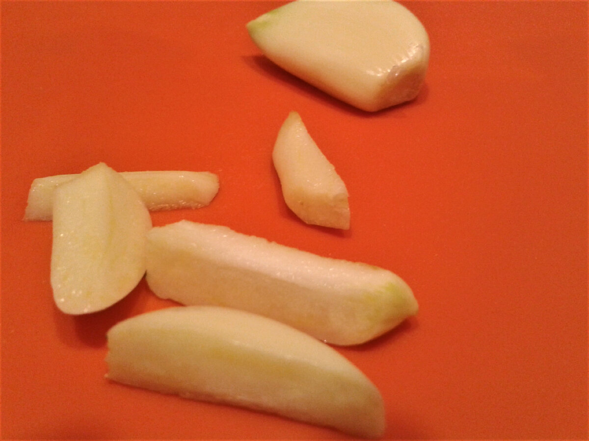 Консервированные помидоры с базиликом и чесноком: простой рецепт на зиму