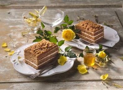 Медовик на любой вкус: 5 уникальных рецептов любимого торта