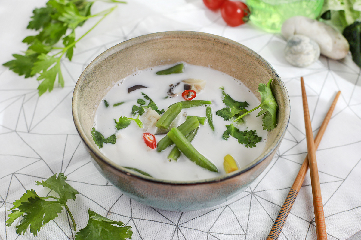 Тайский кокосовый суп: вкусный и ароматный рецепт с лемонграссом