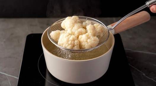 Почему варка цветной капусты перед жаркой может быть вашей кулинарной находкой