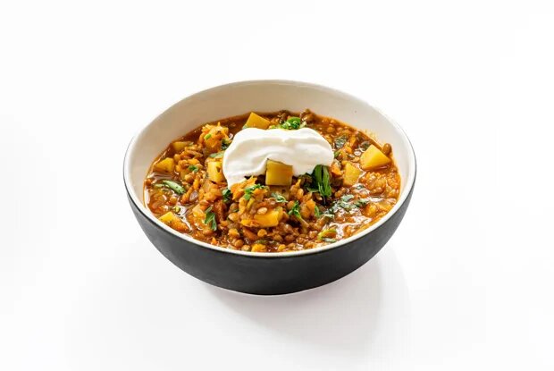 Пикантный чечевичный суп с овощами для уютного вечера