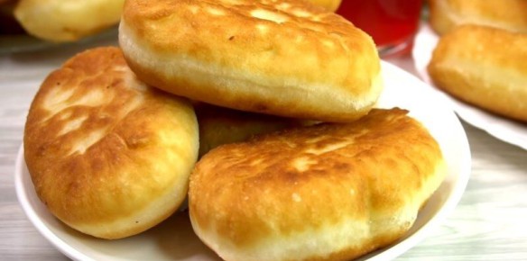 Тесто для пирожков за 5 минут: секреты и два превосходных варианта начинок