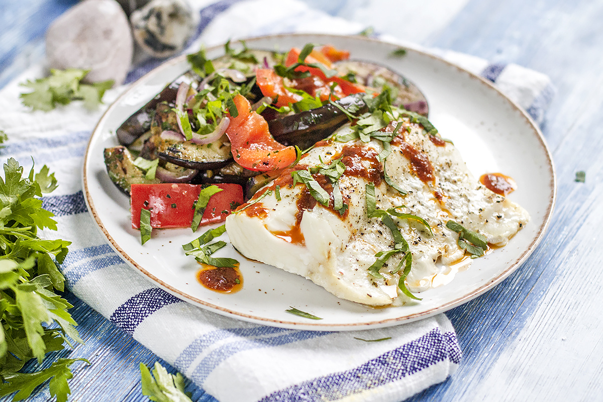 Рецепт Трески с Соусом Пири-Пири и Салатом из Печёных Баклажанов