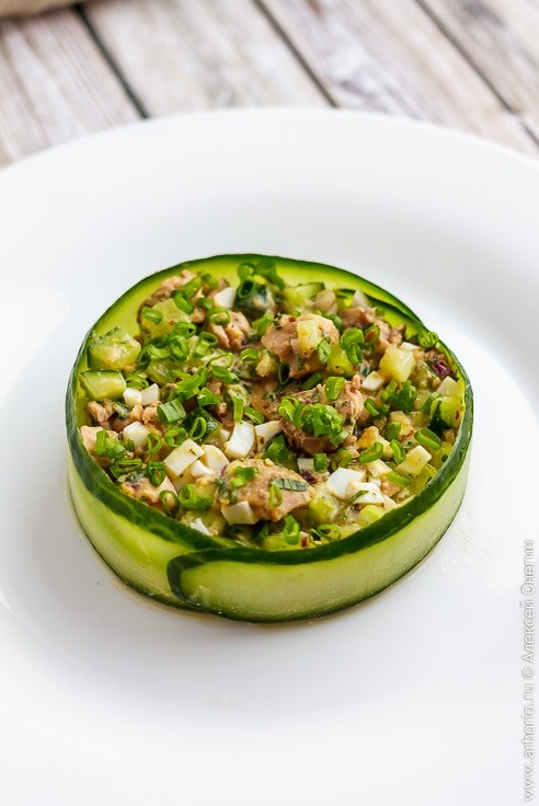 Легкий салат с печенью трески: современный взгляд на классический рецепт