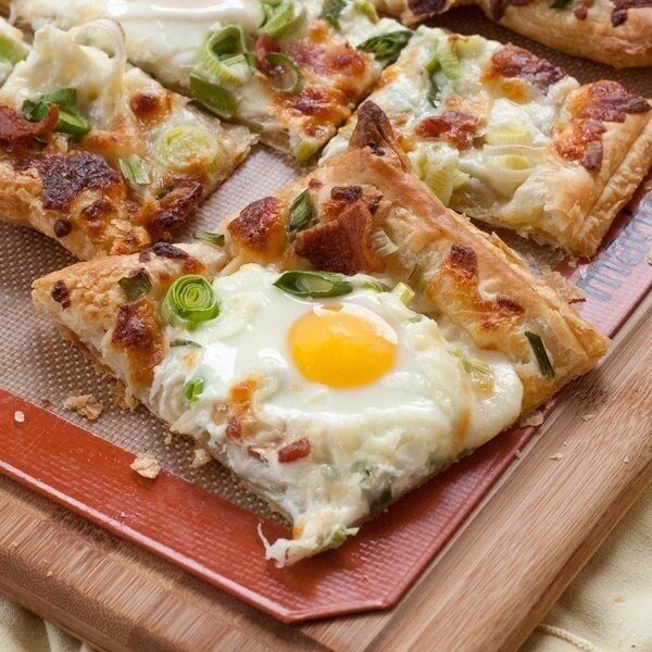 Неповторимая яичница на слоеном тесте для гурмана