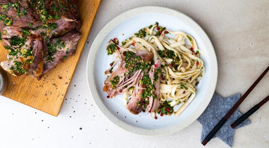 Невероятная свинина бо-ссам с имбирно-луковым соусом от Дэвида Чанга