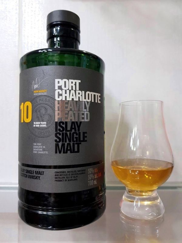 ������� � ����� �������: �������� ����� Port Charlotte 10 YO