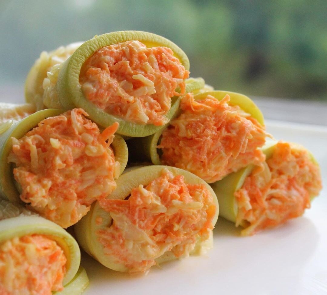 Удивительные рулетики из кабачка: простой и вкусный рецепт