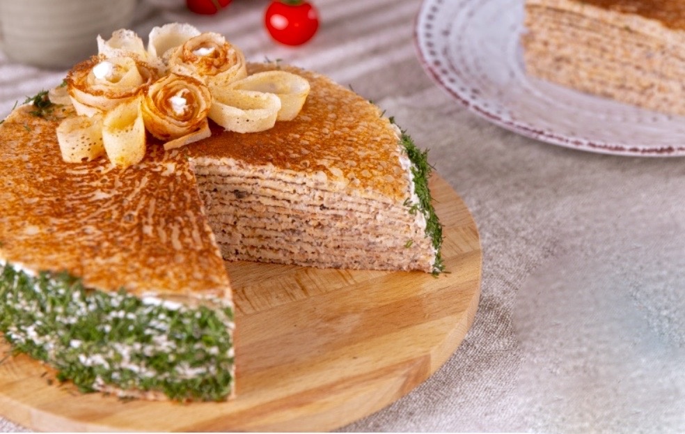 Необычные блинные торты с сельдью и сыром, которыми удивите своих гостей