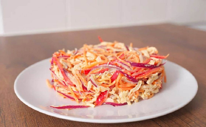 Салат из курицы по-корейски: легкий и оригинальный вкус для всей семьи