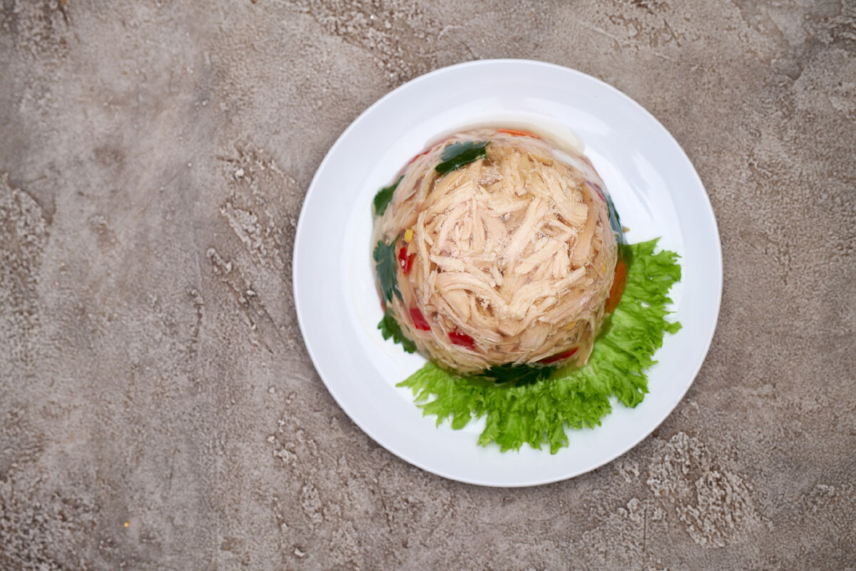 Заливное из курицы с желатином: как удивить своих гостей