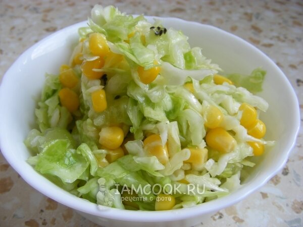 Весенний салат из молодой капусты, который покорит ваши вкусовые рецепторы