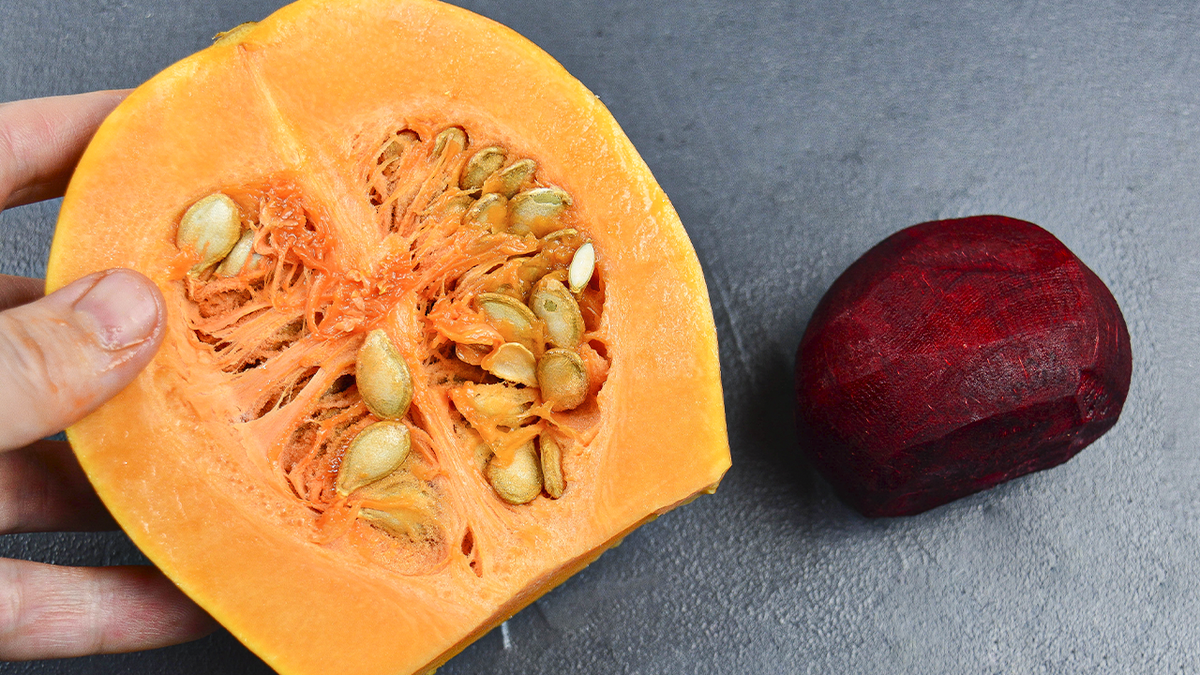 Теплый салат с тыквой и свеклой: вкусно и полезно