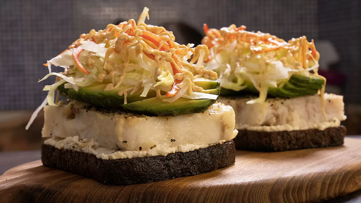 Секреты приготовления идеального бутерброда с минтаем и авокадо