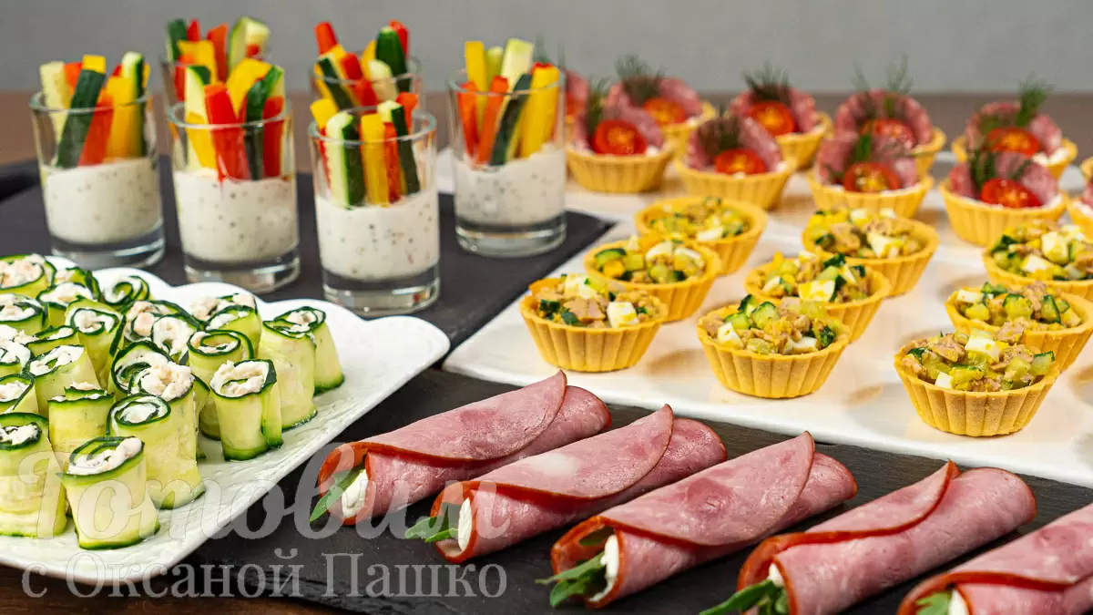 Яркие закуски для рабочего фуршета: легко и вкусно!