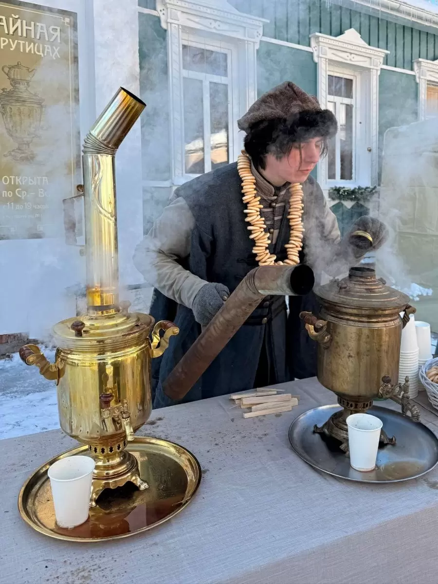 На ярмарке раздается аромат настоящего сбитня