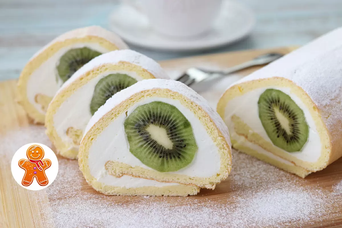 Нежный бисквитный рулет с кремом: как создать шедевр в вашей кухне