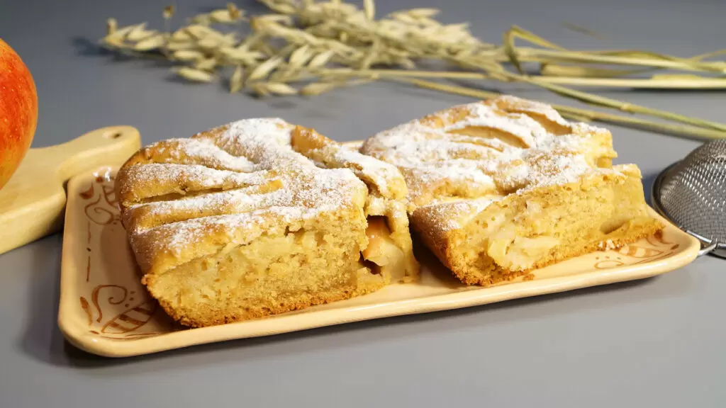 Восхитительный яблочный пирог с молоком: попробуйте этот легкий и быстрый рецепт