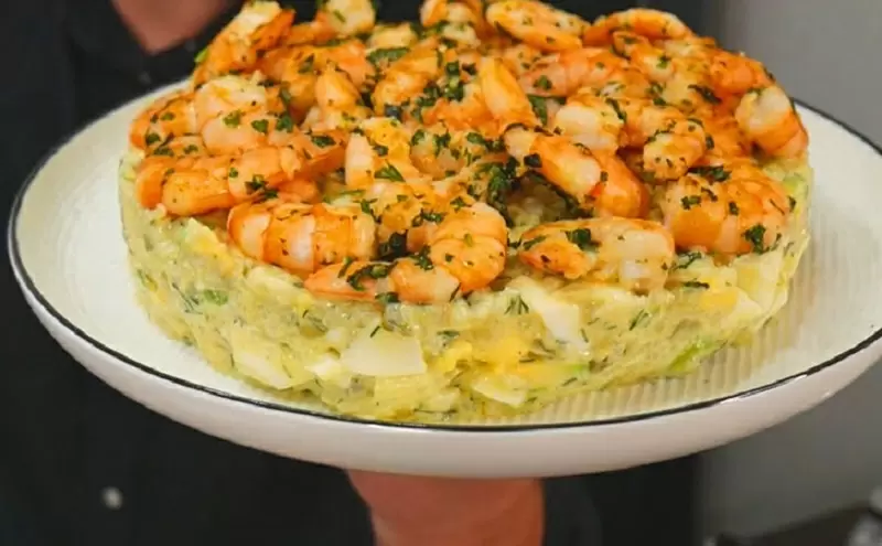 Салат с креветками: как создать праздничное кулинарное искусство