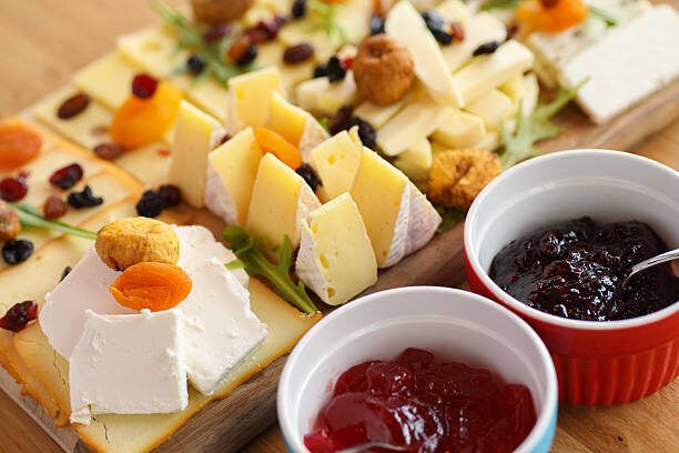 Потрясающие комбинации сыров и джемов: откройте новые вкусы